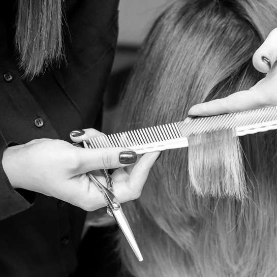 Strzyżenie damskie Grzywki proste